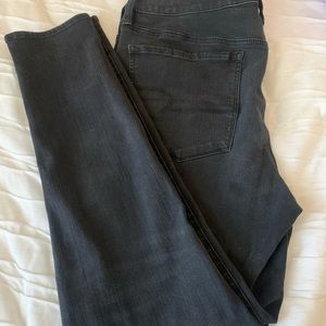 AMERICAN EAGLE black skinny jeans